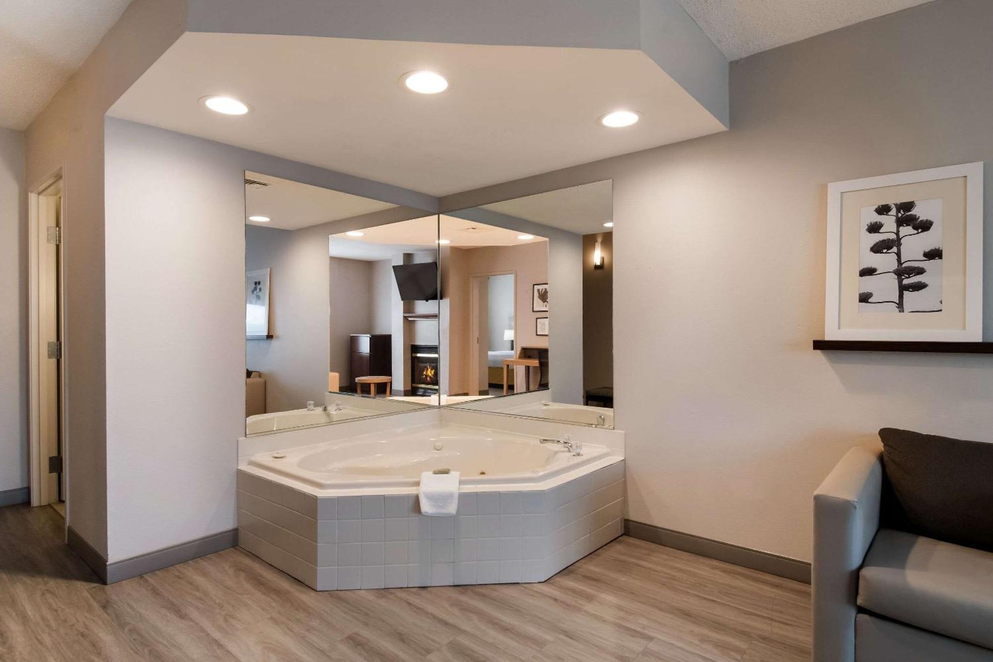 Country Inn & Suites By Radisson, Harrisburg Northeast - Hershey Bagian luar foto